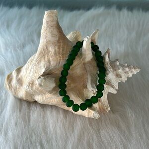 Deep green olive sea glass round beaded stretch bracelet✨